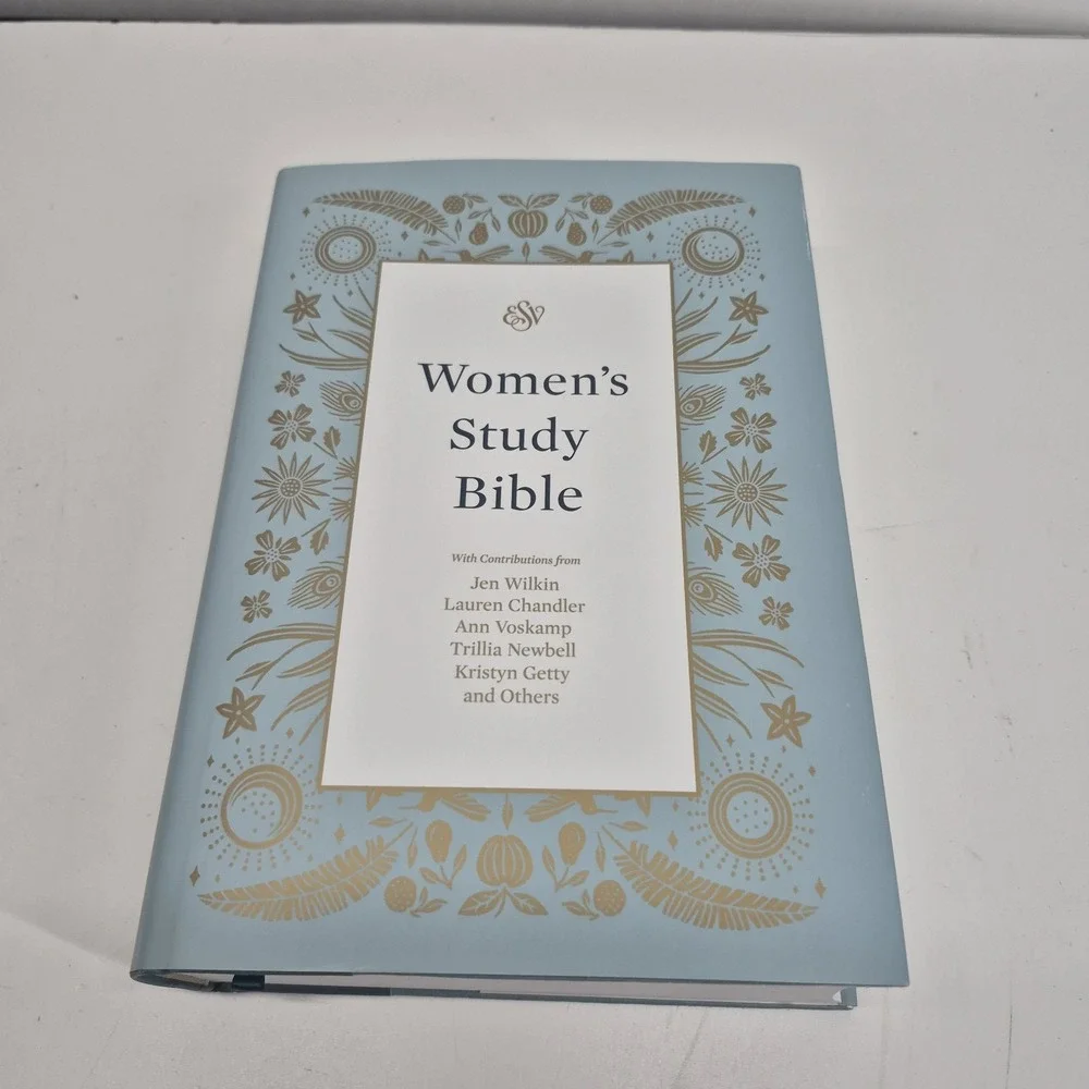 ESV Women's Study Bible (Hardcover): - Hardcover, by ESV Bibles